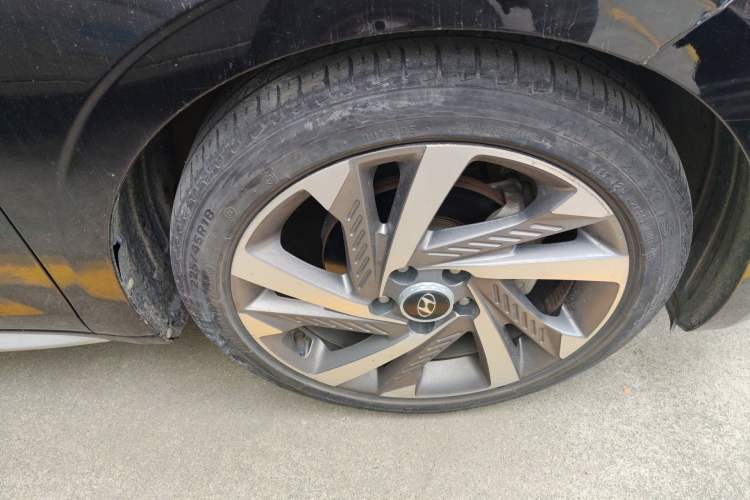 Used Hyundai Mistra 2021 1.8L CVT LUX Premium Edition Right Front Wheel Hub