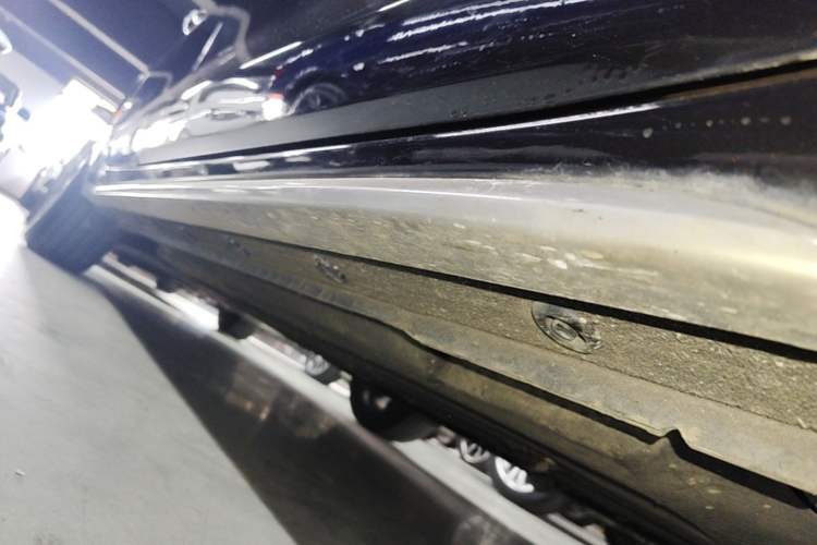 Used Hyundai Mistra 2021 1.8L CVT GLX Elite Edition Right Side Sill