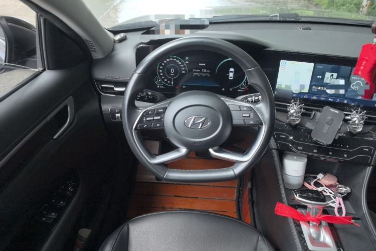 Used Hyundai Mistra 2021 1.8L CVT LUX Premium Edition Steering Wheel