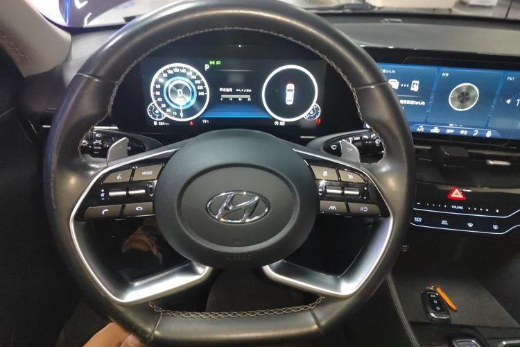 Used Hyundai Mistra 2021 270TGDi DCT LUX Prestige Edition Steering Wheel