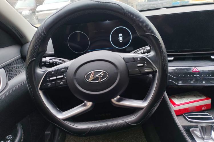 Used Hyundai Mistra 2021 1.8L CVT LUX Premium Edition Steering Wheel