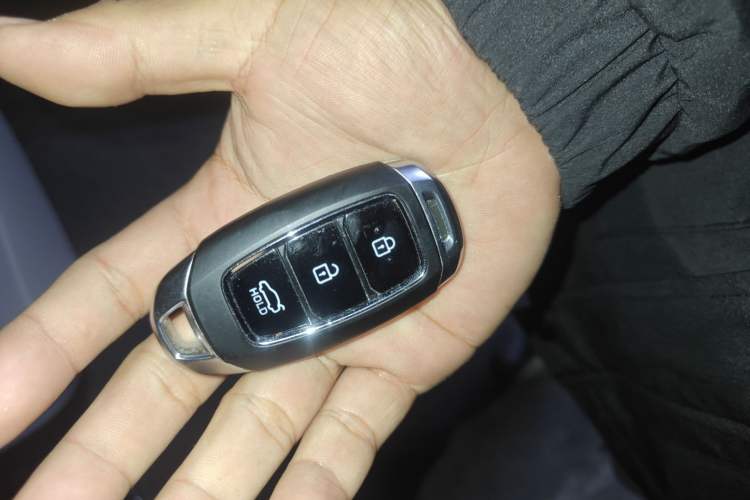 Used Hyundai Mistra 2021 1.8L CVT LUX Premium Edition Vehicle Key