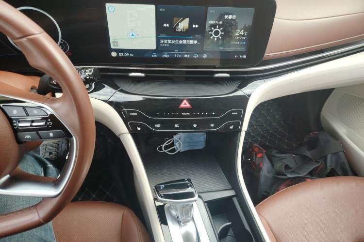 Used Hyundai Mistra 2021 1.8L CVT LUX Premium Edition Audio And AC Panel