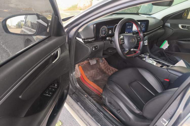 Used Hyundai Mistra 2021 1.8L CVT LUX Premium Edition Driver Seat