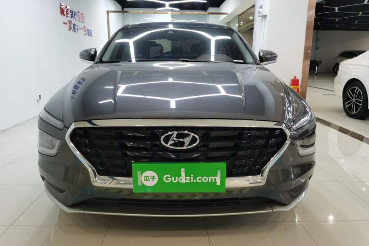 Used Hyundai Mistra 2021 1.8L CVT LUX Premium Edition Exterior 1