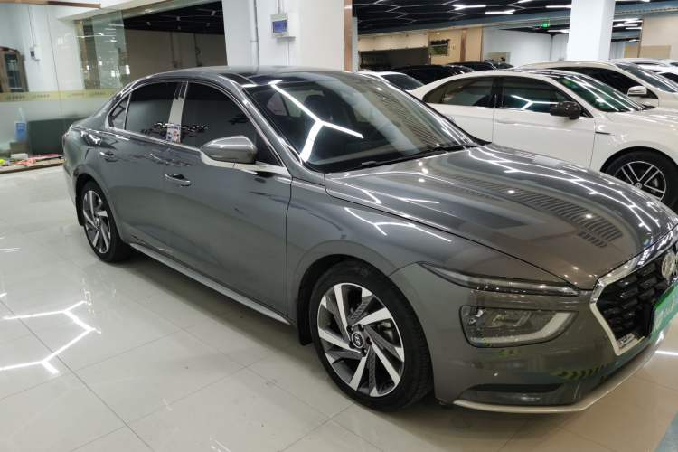 Used Hyundai Mistra 2021 1.8L CVT LUX Premium Edition Exterior 2