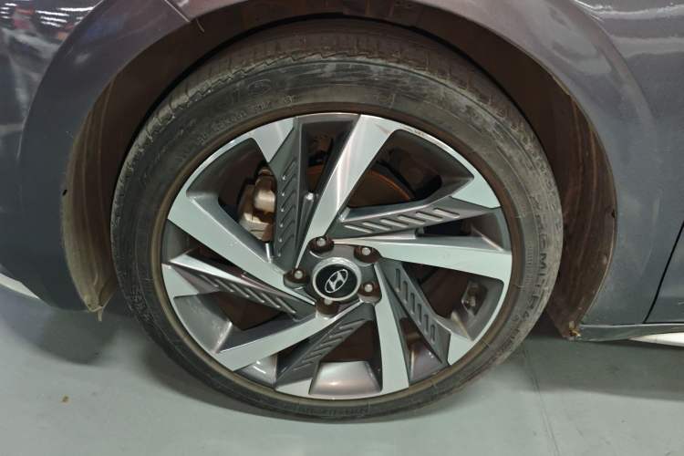 Used Hyundai Mistra 2021 1.8L CVT LUX Premium Edition Exterior 7
