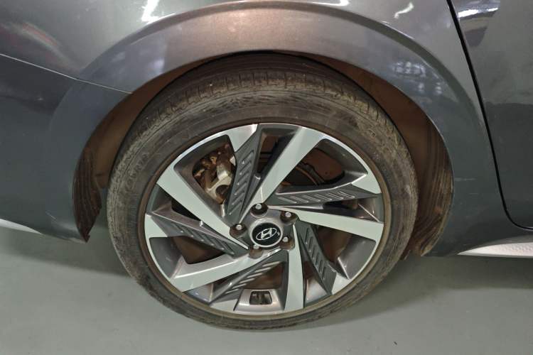 Used Hyundai Mistra 2021 1.8L CVT LUX Premium Edition Exterior 8