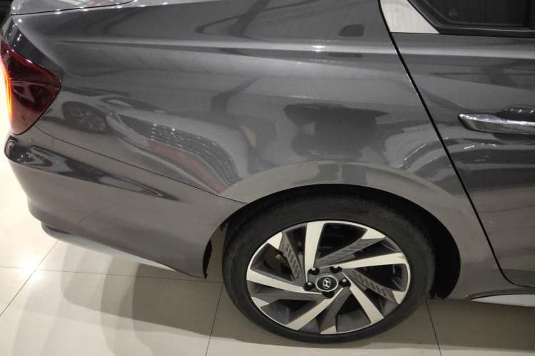 Used Hyundai Mistra 2021 1.8L CVT LUX Premium Edition Exterior 8