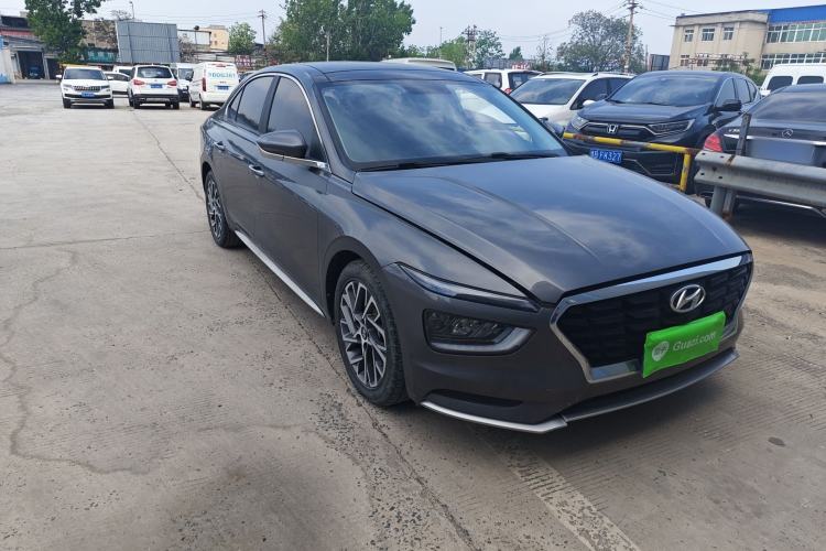 Used Hyundai Mistra 2021 1.8L CVT GLX Elite Edition Front Right 45 Deg