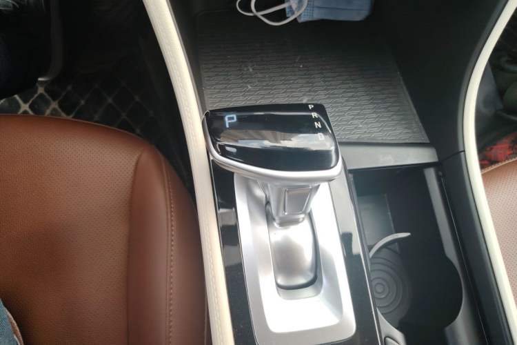 Used Hyundai Mistra 2021 1.8L CVT LUX Premium Edition Gear Lever