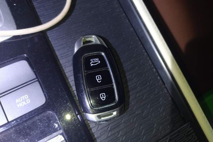 Used Hyundai Mistra 2021 1.8L CVT LUX Premium Edition Interior 1