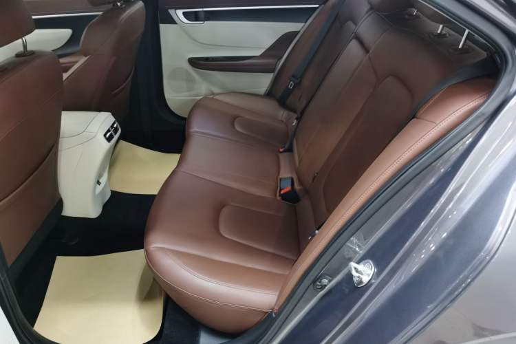 Used Hyundai Mistra 2021 1.8L CVT LUX Premium Edition Interior 1