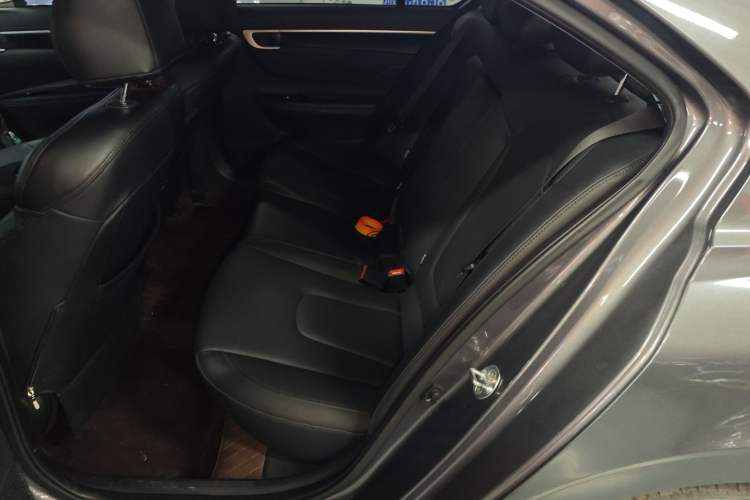 Used Hyundai Mistra 2021 1.8L CVT LUX Premium Edition Interior 4