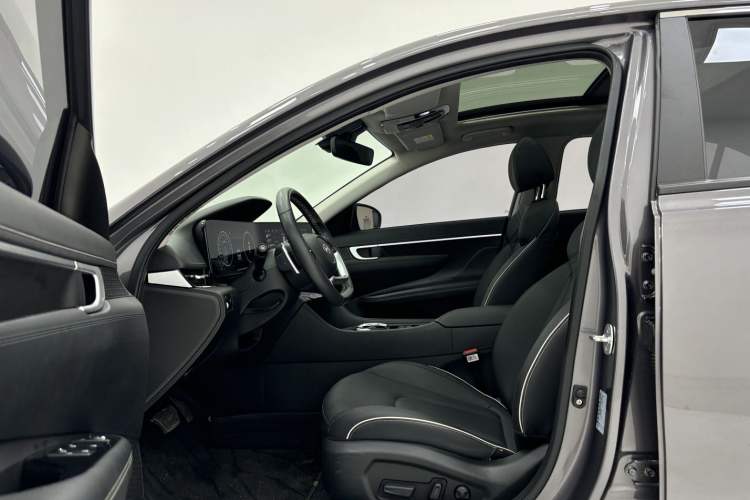 Used Hyundai Mistra 2021 270TGDi DCT TOP Flagship Edition Interior 5