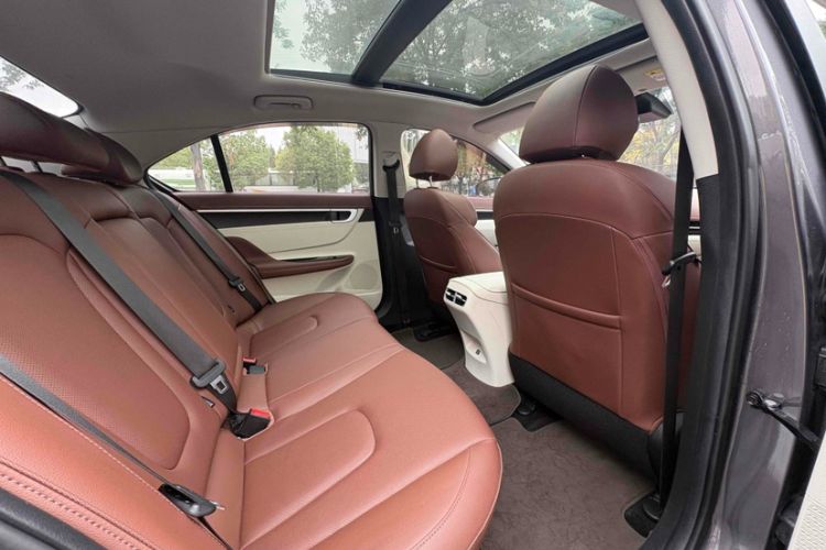 Used Hyundai Mistra 2021 1.8L CVT LUX Premium Edition Interior 7