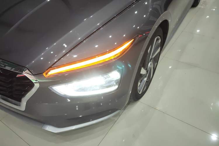 Used Hyundai Mistra 2021 1.8L CVT LUX Premium Edition Left Front Headlight