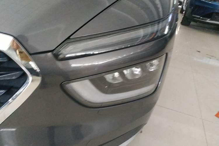 Used Hyundai Mistra 2021 1.8L CVT LUX Premium Edition Left Front Headlight