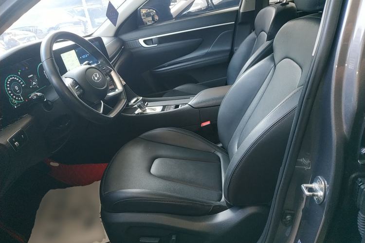 Used Hyundai Mistra 2021 1.8L CVT LUX Premium Edition Left Front Seat