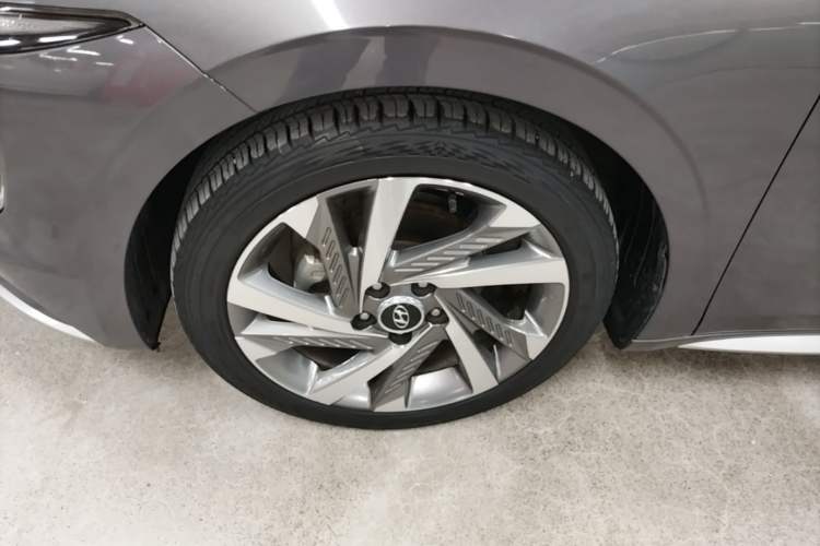 Used Hyundai Mistra 2021 1.8L CVT LUX Premium Edition Left Front Wheel Hub