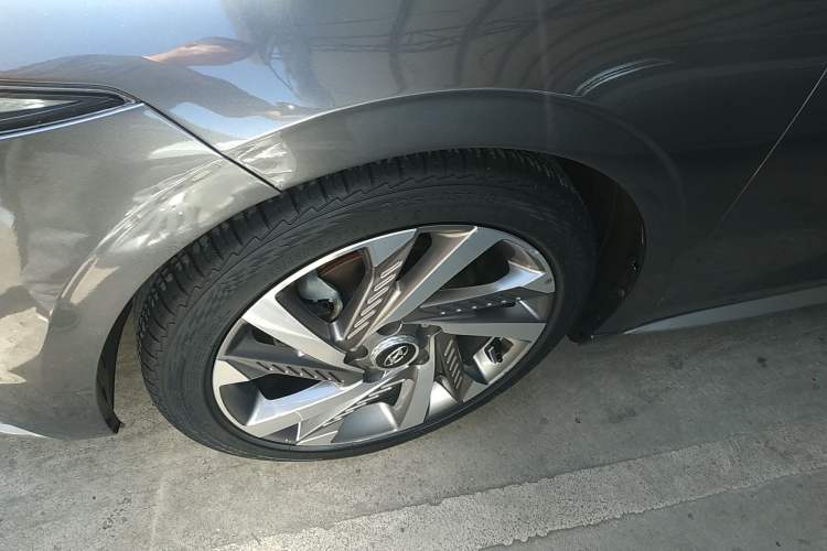 Used Hyundai Mistra 2021 1.8L CVT LUX Premium Edition Left Front Wheel Hub