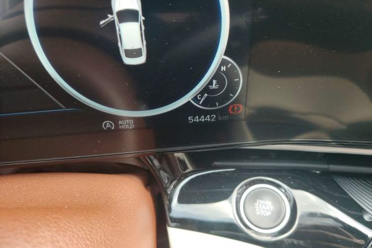Used Hyundai Mistra 2021 1.8L CVT LUX Premium Edition Odometer Close Up