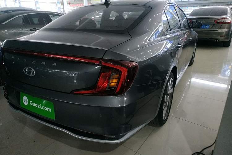 Used Hyundai Mistra 2021 1.8L CVT LUX Premium Edition Rear Right 45 Deg