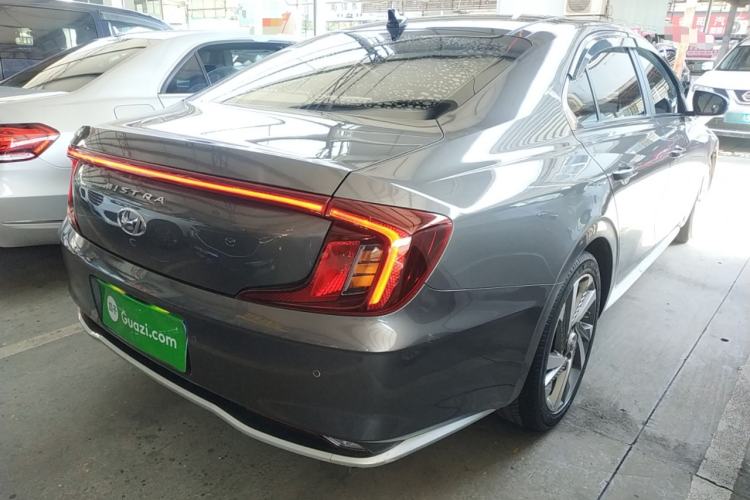 Used Hyundai Mistra 2021 1.8L CVT LUX Premium Edition Rear Right 45 Deg