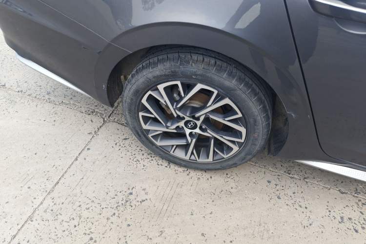 Used Hyundai Mistra 2021 1.8L CVT GLX Elite Edition Right Rear Wheel Hub