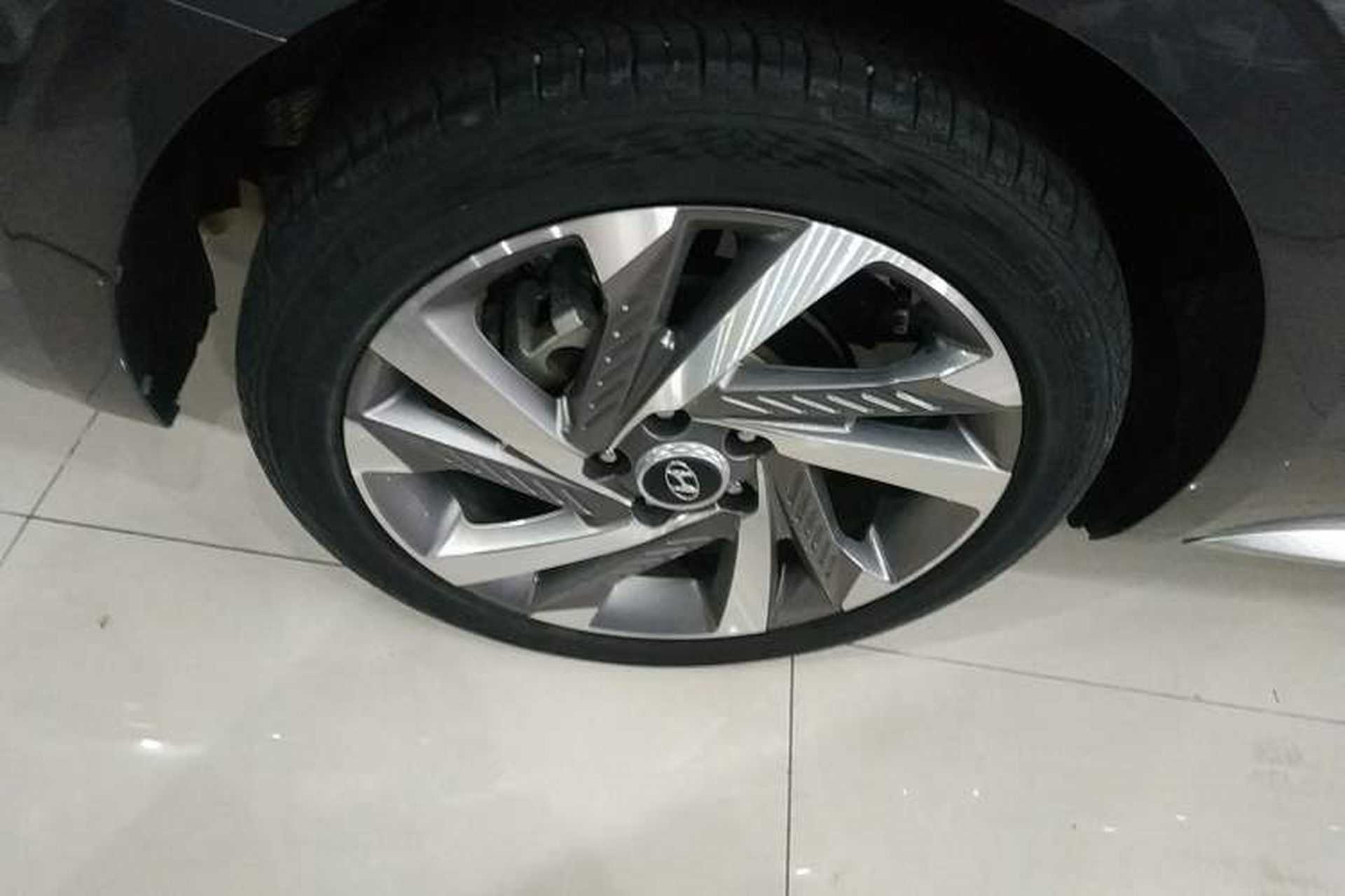 Used Hyundai Mistra 2021 1.8L CVT LUX Premium Edition Right Rear Wheel Hub