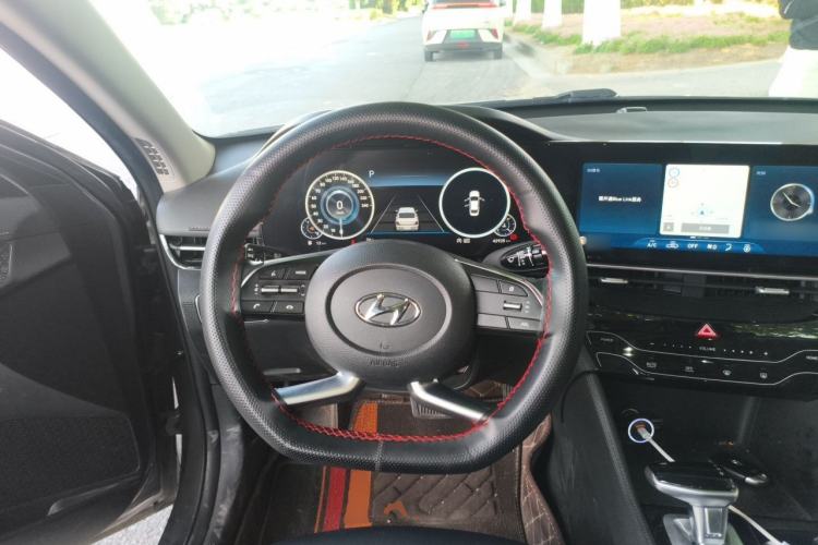 Used Hyundai Mistra 2021 1.8L CVT LUX Premium Edition Steering Wheel