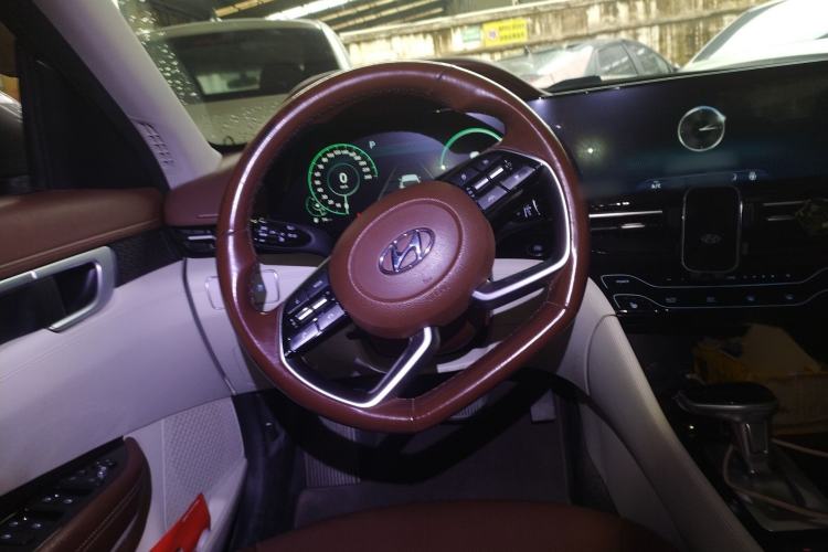 Used Hyundai Mistra 2021 1.8L CVT LUX Premium Edition Steering Wheel