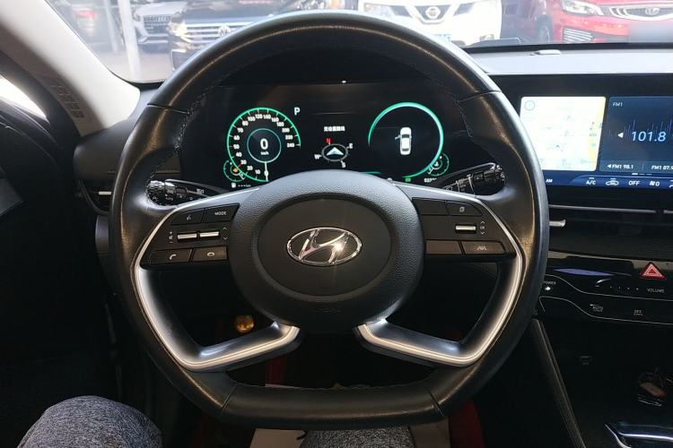 Used Hyundai Mistra 2021 1.8L CVT LUX Premium Edition Steering Wheel