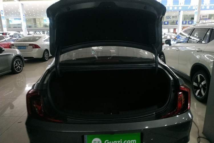 Used Hyundai Mistra 2021 1.8L CVT LUX Premium Edition Trunk