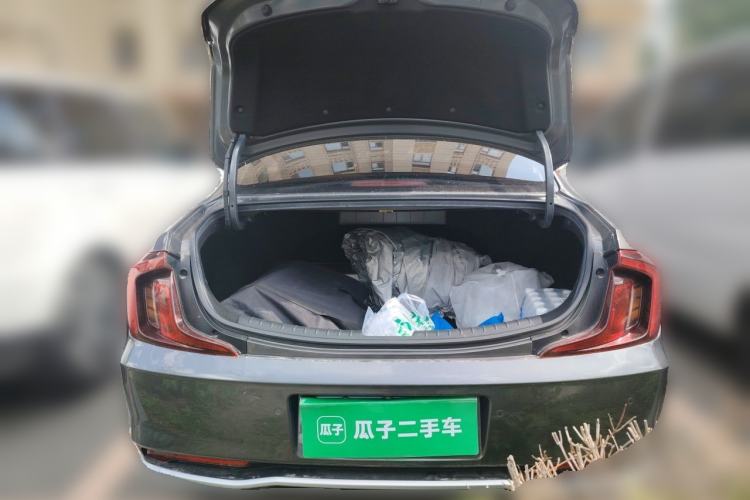 Used Hyundai Mistra 2021 1.8L CVT LUX Premium Edition Trunk
