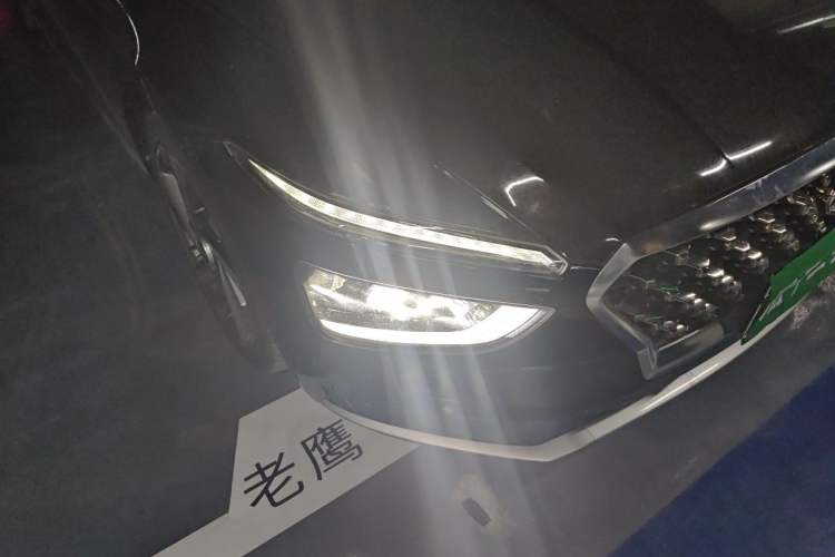 Used Hyundai Mistra 2021 270TGDi DCT LUX Prestige Edition Right Front Headlight