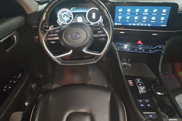 Used Hyundai Mistra 2021 270TGDi DCT LUX Prestige Edition Steering Wheel
