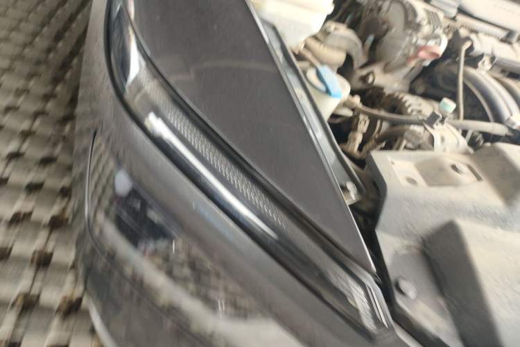 Used Hyundai Mistra 2021 1.8L CVT LUX Premium Edition Right Front Headlight