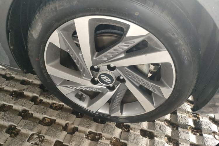 Used Hyundai Mistra 2021 1.8L CVT LUX Premium Edition Right Front Wheel Hub
