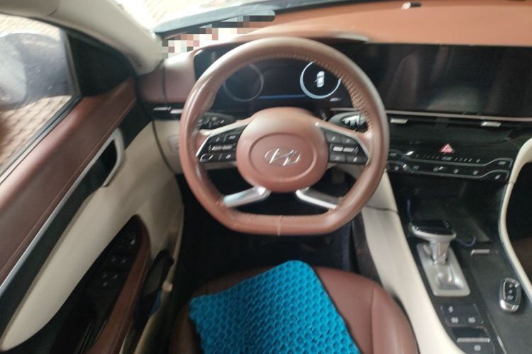 Used Hyundai Mistra 2021 1.8L CVT LUX Premium Edition Steering Wheel