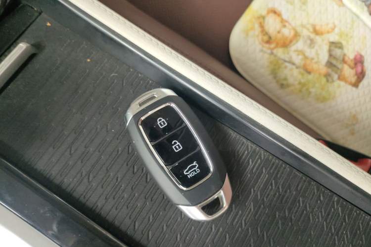 Used Hyundai Mistra 2021 1.8L CVT LUX Premium Edition Vehicle Key