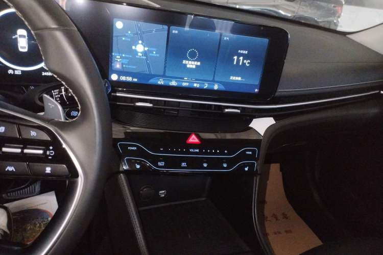 Used Hyundai Mistra 2021 270TGDi DCT TOP Flagship Edition Audio And AC Panel