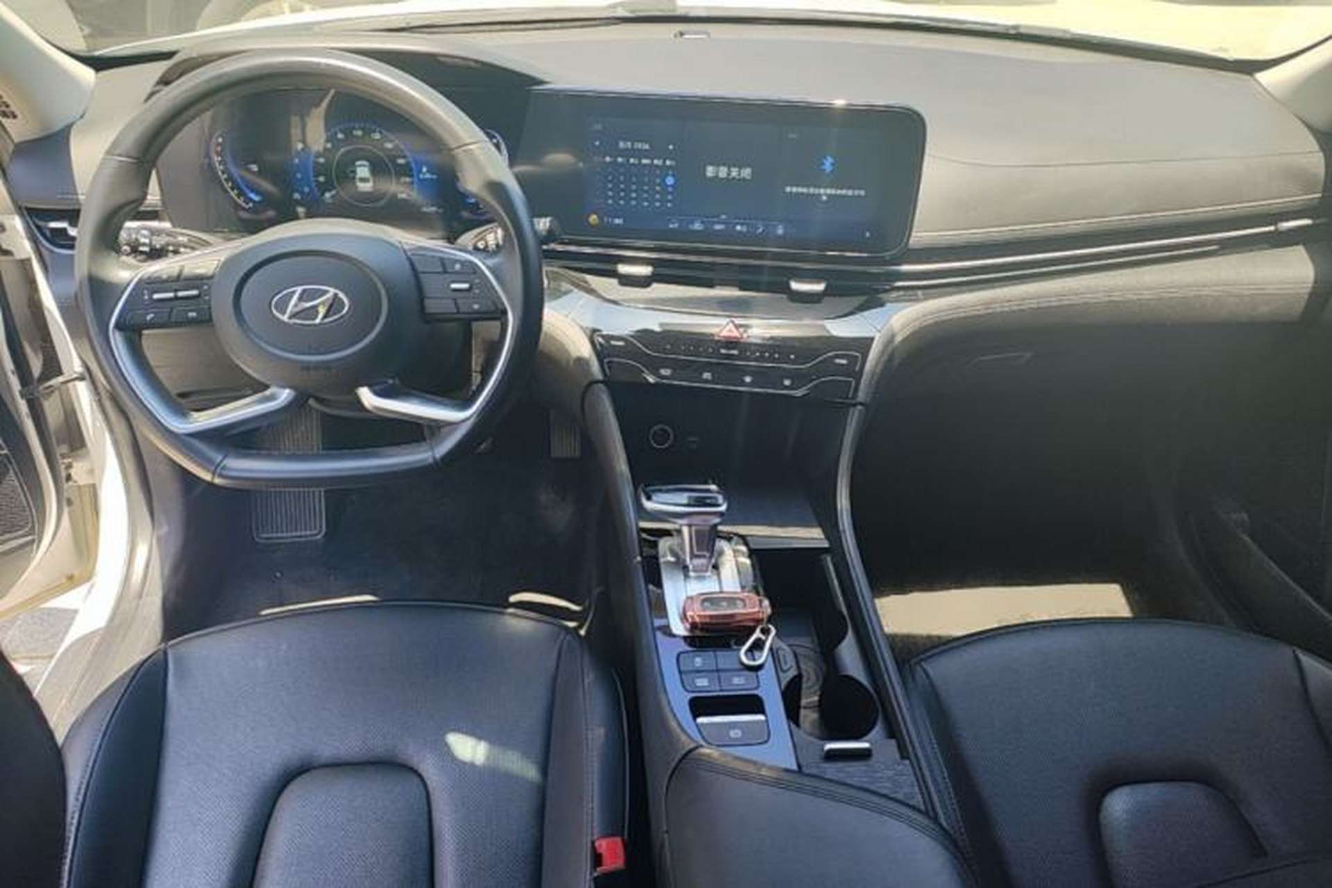 Used Hyundai Mistra 2021 1.8L CVT GLX Elite Edition Center Console