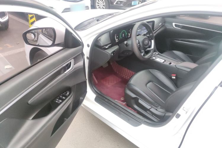 Used Hyundai Mistra 2021 1.8L CVT GLX Elite Edition Driver Seat