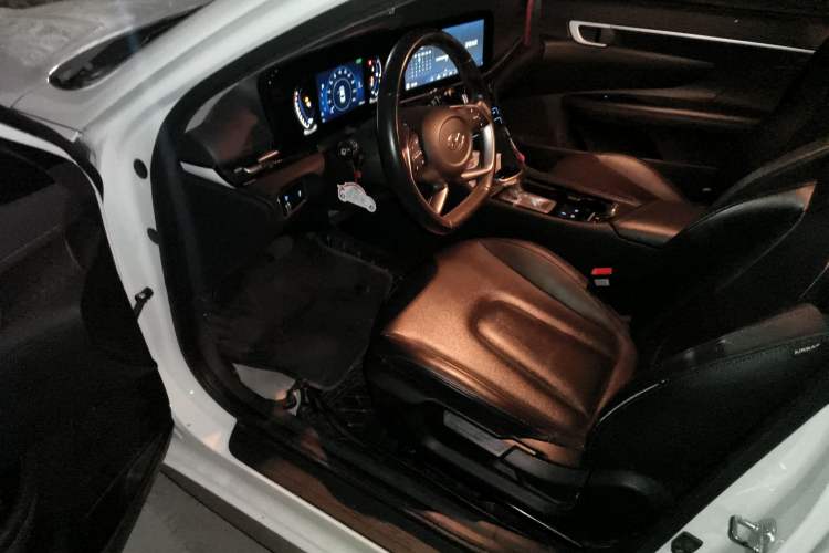 Used Hyundai Mistra 2021 1.8L CVT GLX Elite Edition Driver Seat