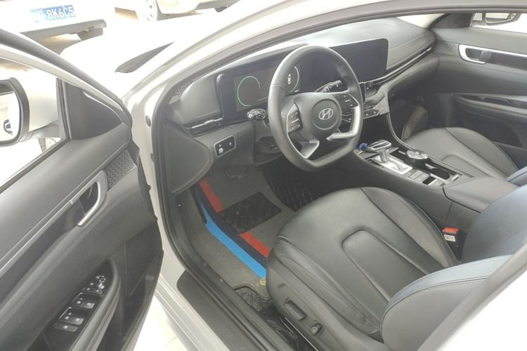 Used Hyundai Mistra 2021 1.8L CVT LUX Premium Edition Driver Seat