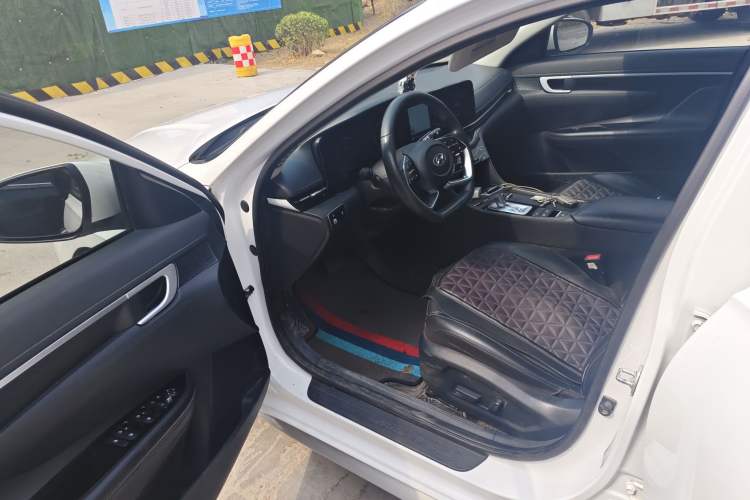 Used Hyundai Mistra 2021 1.8L CVT LUX Premium Edition Driver Seat