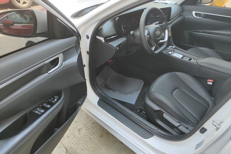 Used Hyundai Mistra 2021 1.8L CVT GLX Elite Edition Driver Seat
