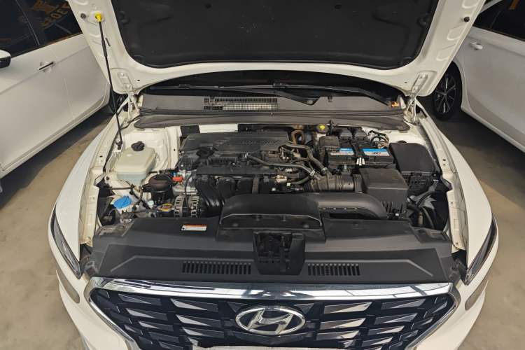 Used Hyundai Mistra 2021 1.8L CVT GLX Elite Edition Engine Bay
