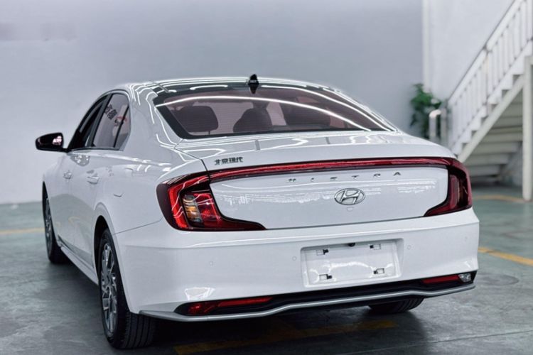 Used Hyundai Mistra 2021 1.8L CVT GLX Elite Edition Exterior 4